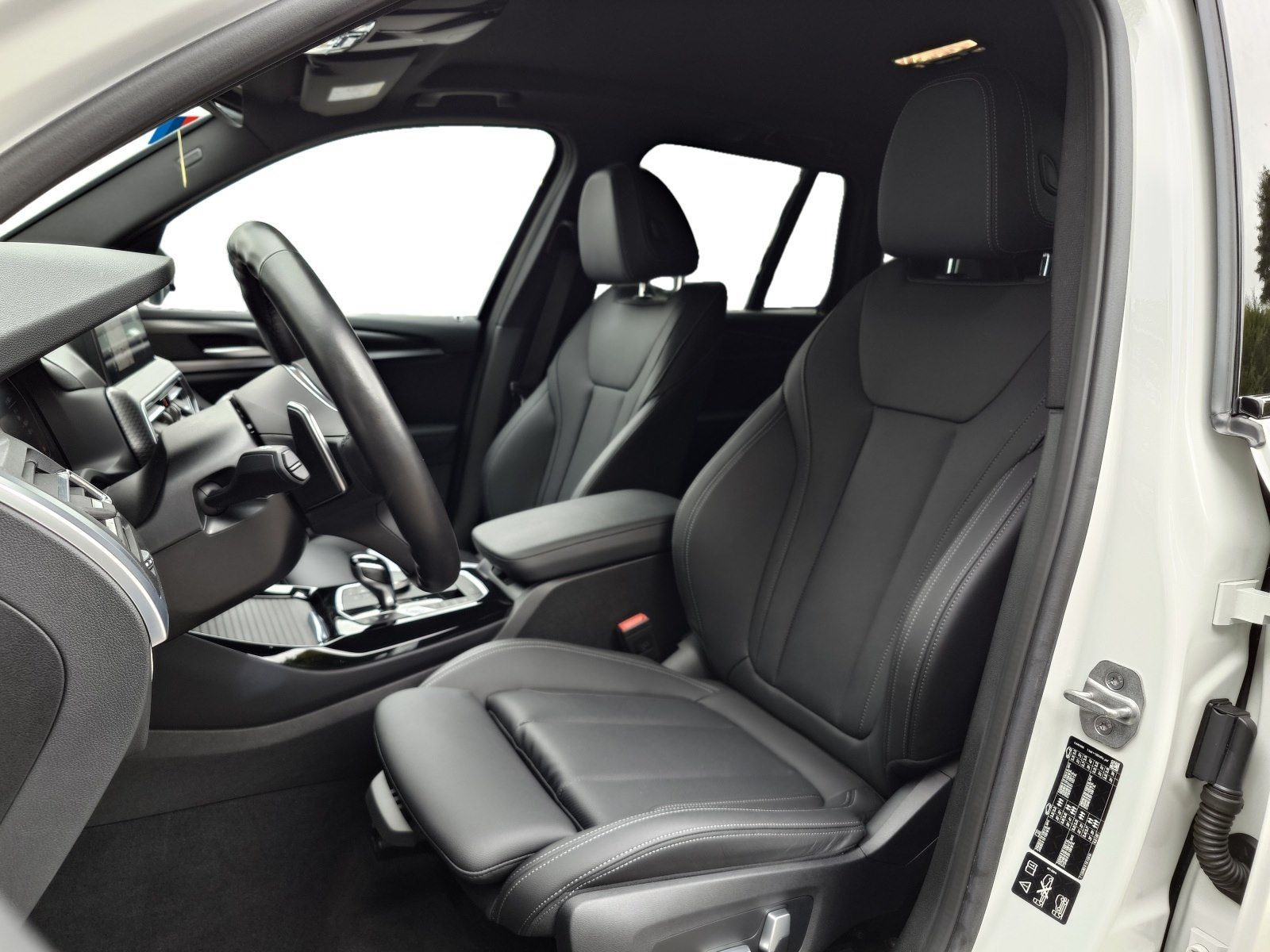 BMW X3 xDrive20i M Sportpaket Navi RfKam LED Sitzhzg foto 5
