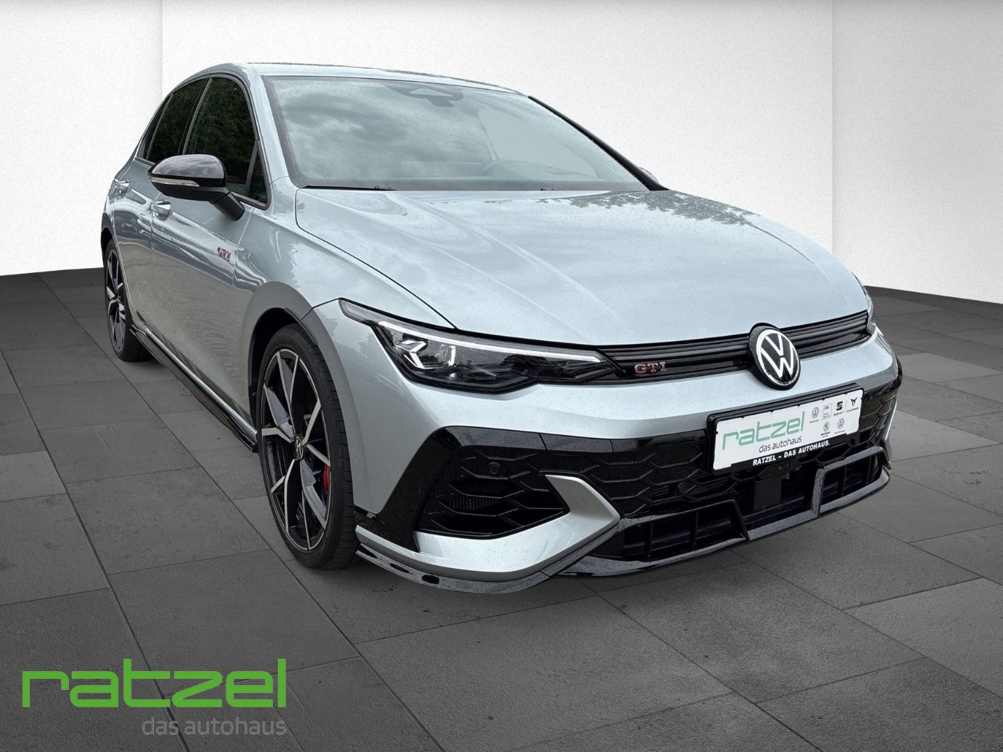 Fahrzeugabbildung Volkswagen Golf GTI Clubsport DSG Akrapovic DCC Navi HUD Ar