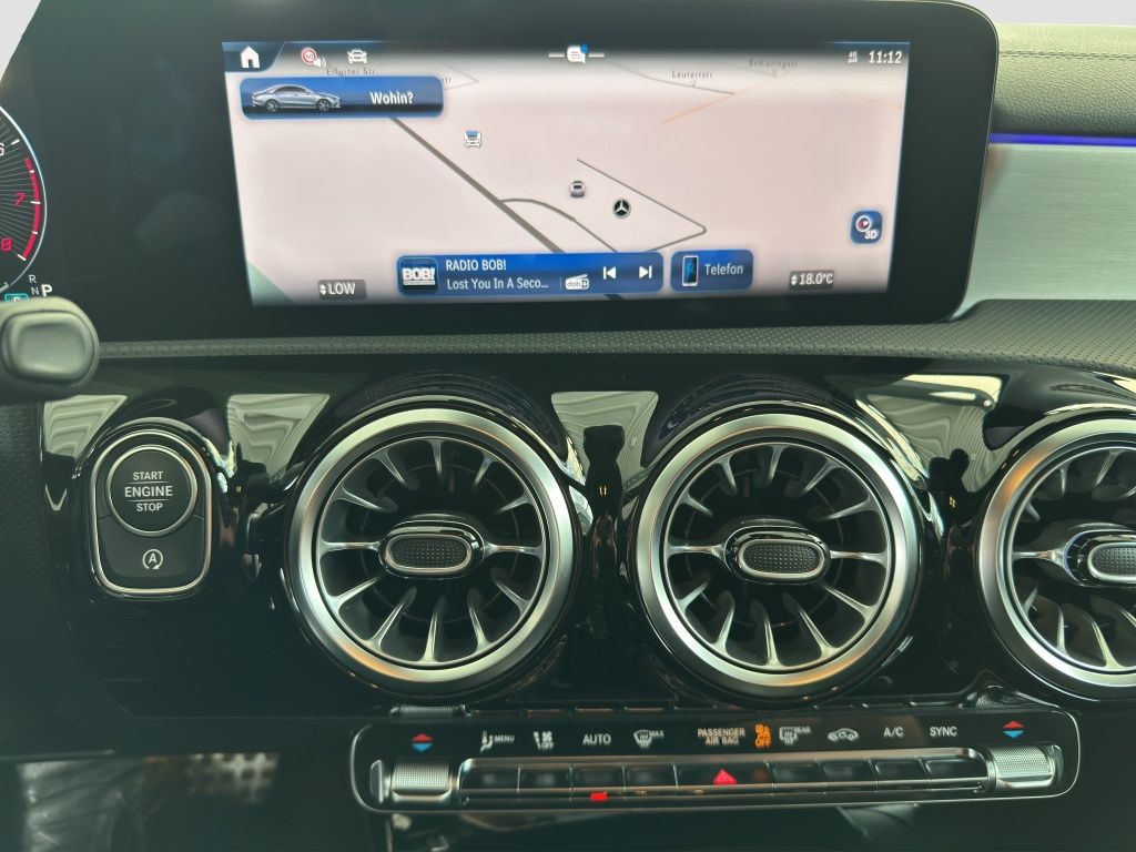 Fahrzeugabbildung Mercedes-Benz CLA 200 Special Edition AMG*Navi*DISTRON*PDC*RFK