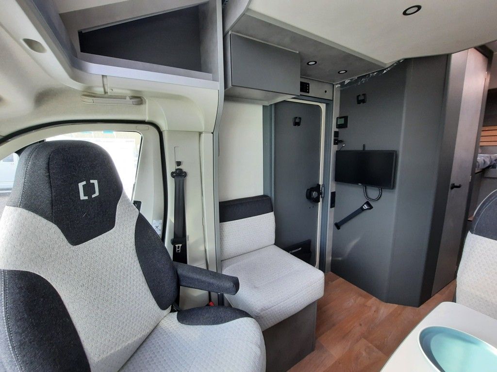 Fahrzeug Übersicht 7 Fahrzeugabbildung Crosscamp EXPDN 7.0 E Verfüg./Sparen Sie 9.528,- €