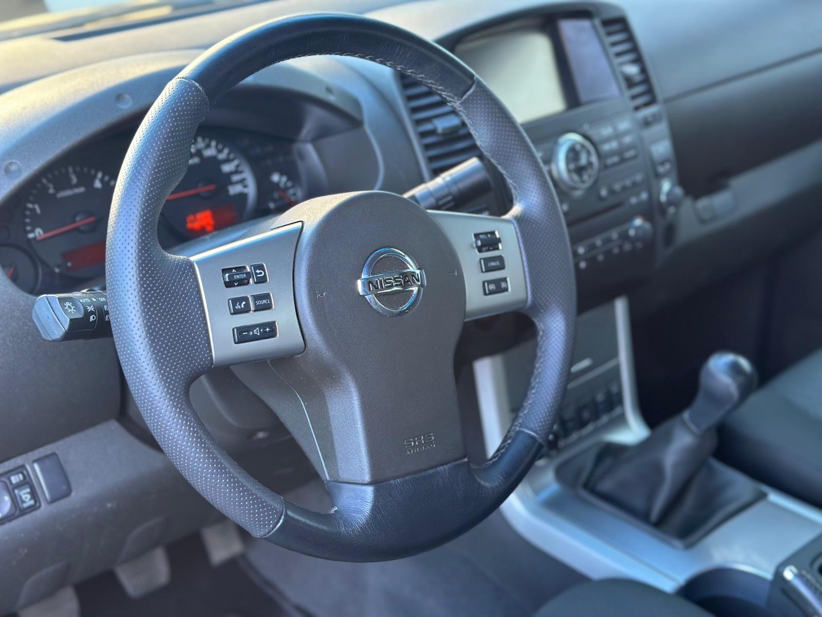 Nissan Navara King Cab 190CH | 4x4 | GPS | Caméra | Attelage