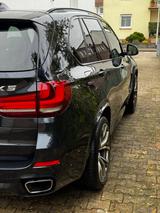 BMW X5 xDrive30d - - BMW X5: Blau, Luftfederung