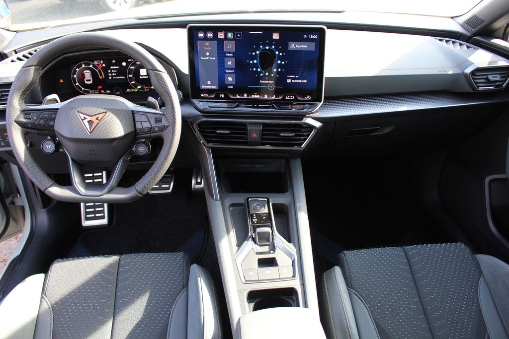Fahrzeugabbildung CUPRA Leon Sportstourer VZ 1.5 e-Hybrid DSG Extreme