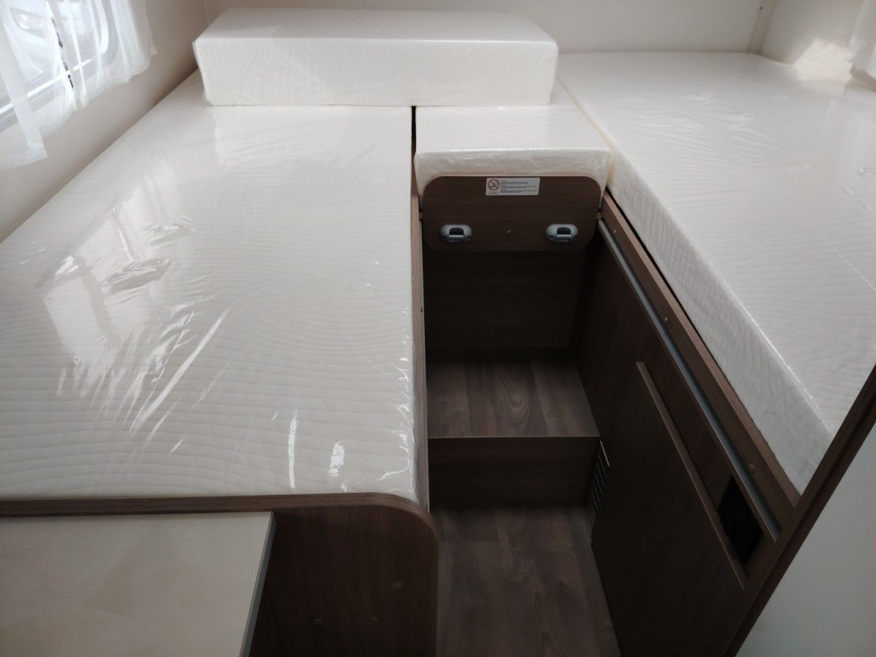 Fahrzeugabbildung Carado V337 PRO+ Automatik Markise Klima Fenster el.