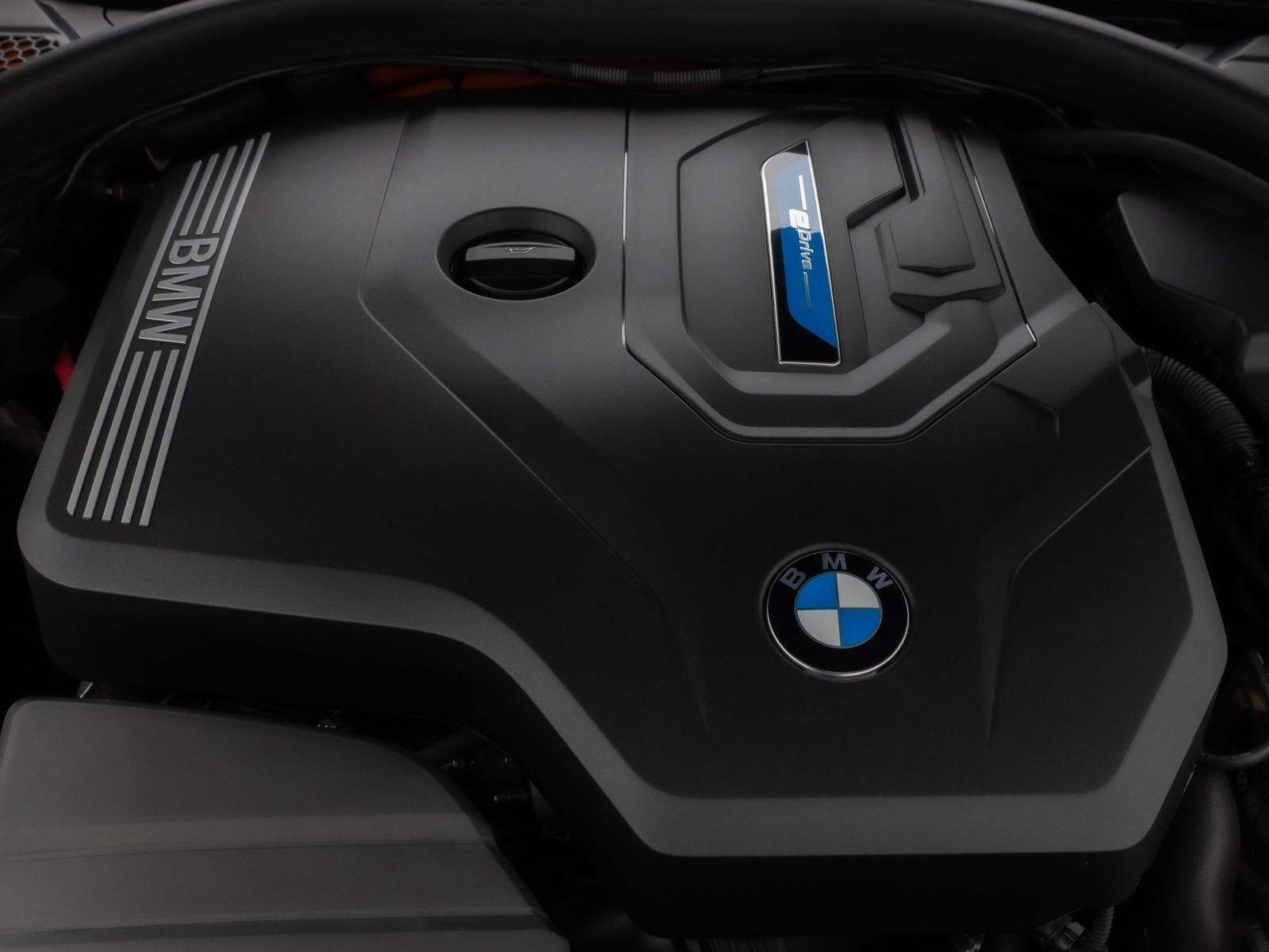 Fahrzeugabbildung BMW 330e xD Luxury Line Panorama HUD Individual Voll