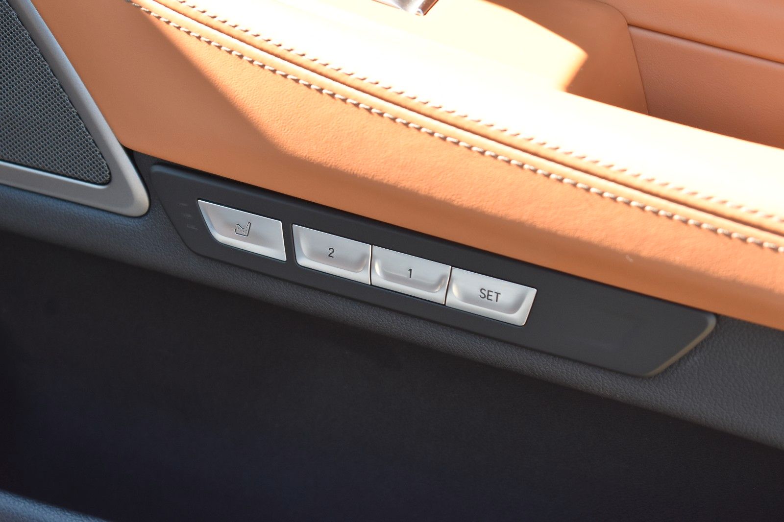 Fahrzeugabbildung BMW 750d Lim xDrive M Sport Laser 1 Hand Voll TVfond