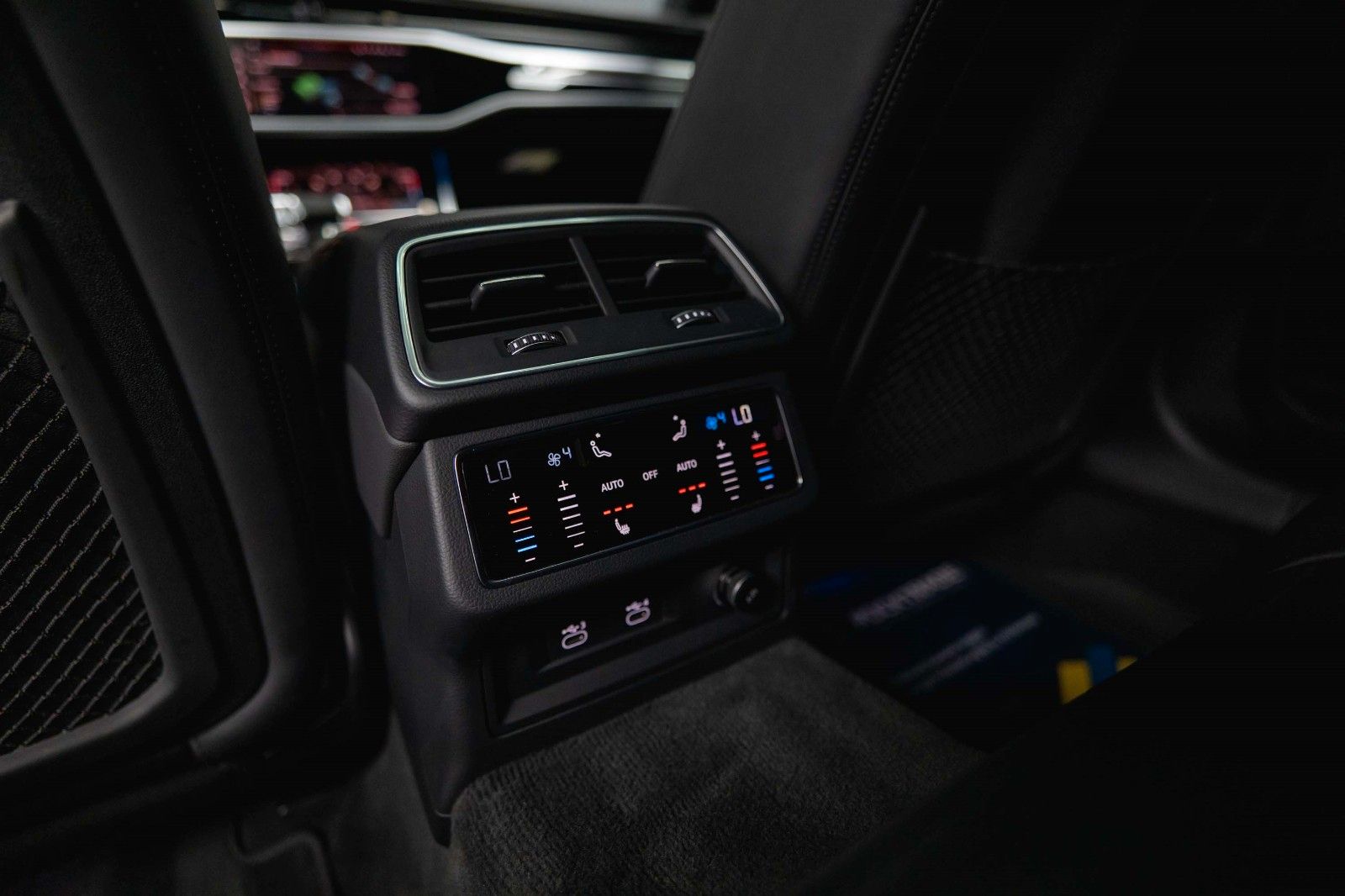 Fahrzeugabbildung Audi RS7 4.0 TFSI quattro | SKY Lounge | Pano | LASER