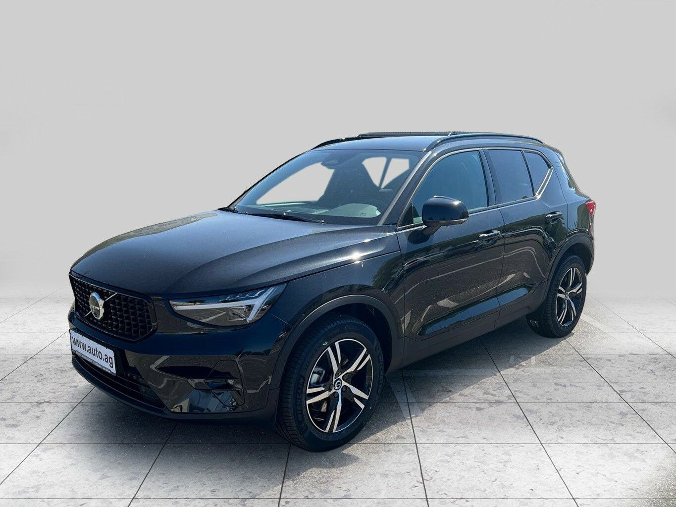 Volvo XC40 B4 Plus Dark imagem 3