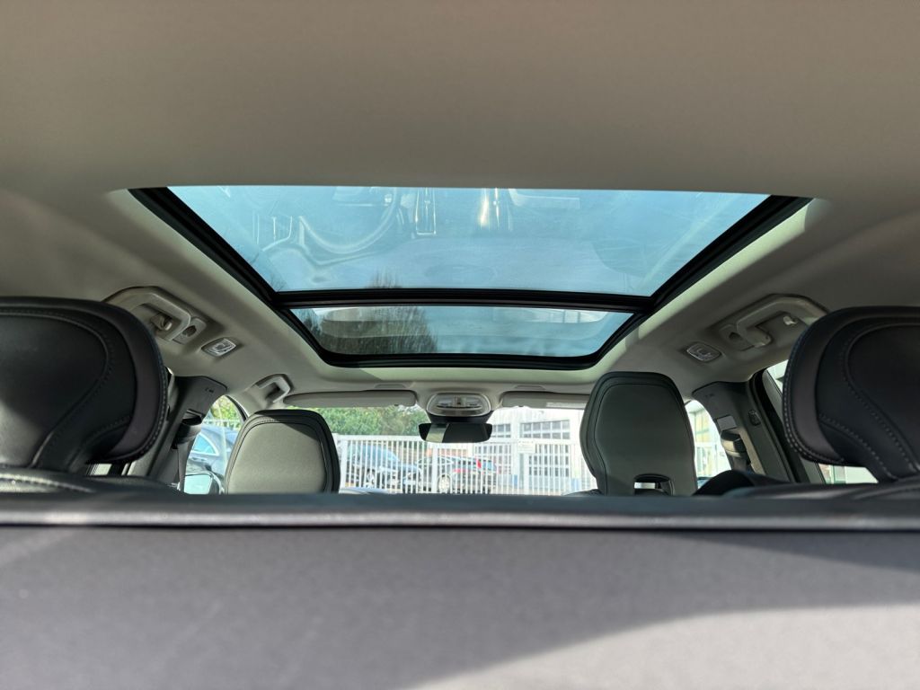 VOLVO V60 B4 B DKG Plus Dark 360° HUD AHK semi elektr. VOLVO V60 B4 B DKG Plus Dark 360° HUD AHK semi elektr.