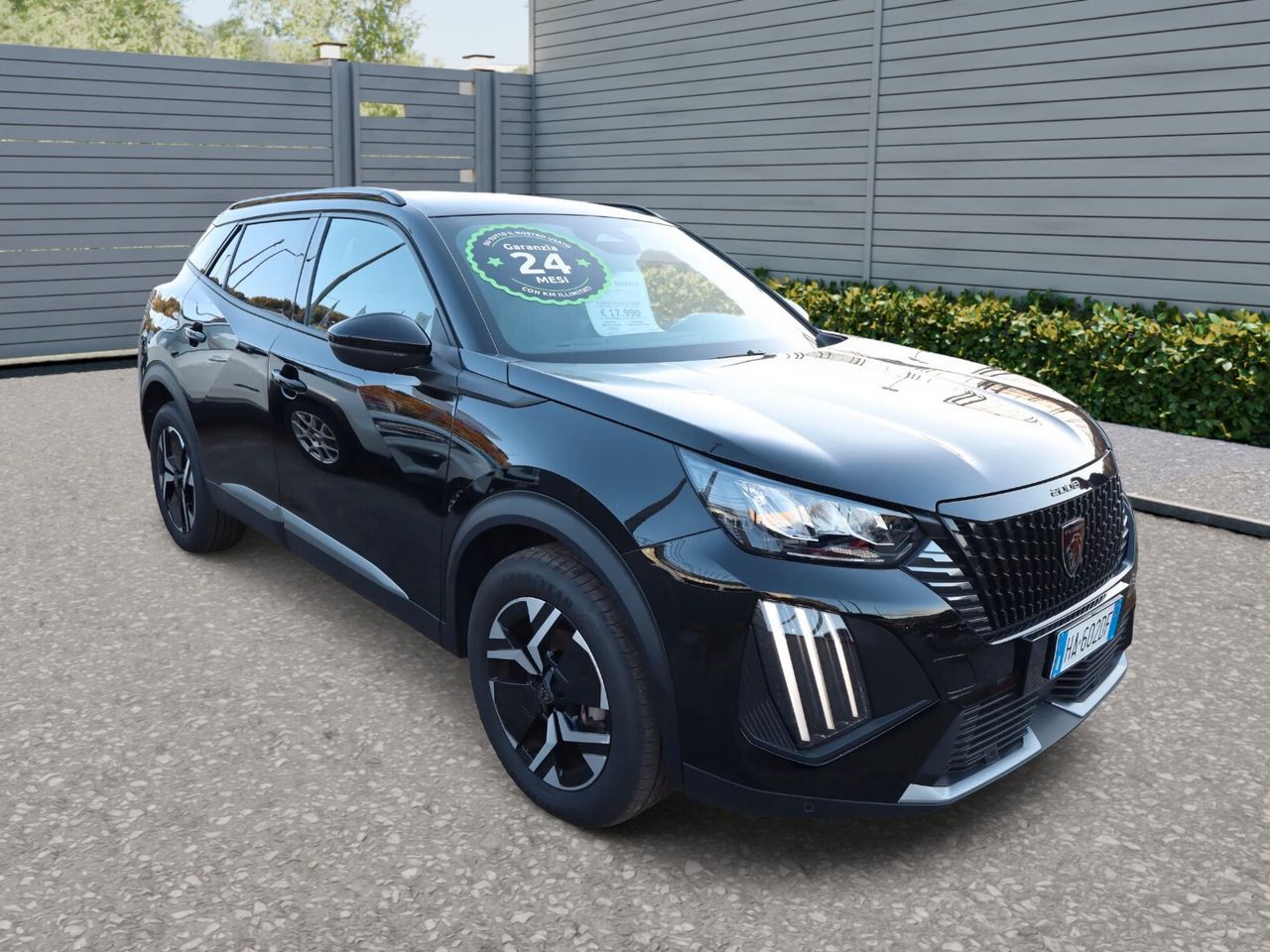 Peugeot New 2008 1.2cc Benzina 100cv S&S ALLURE imagem 2