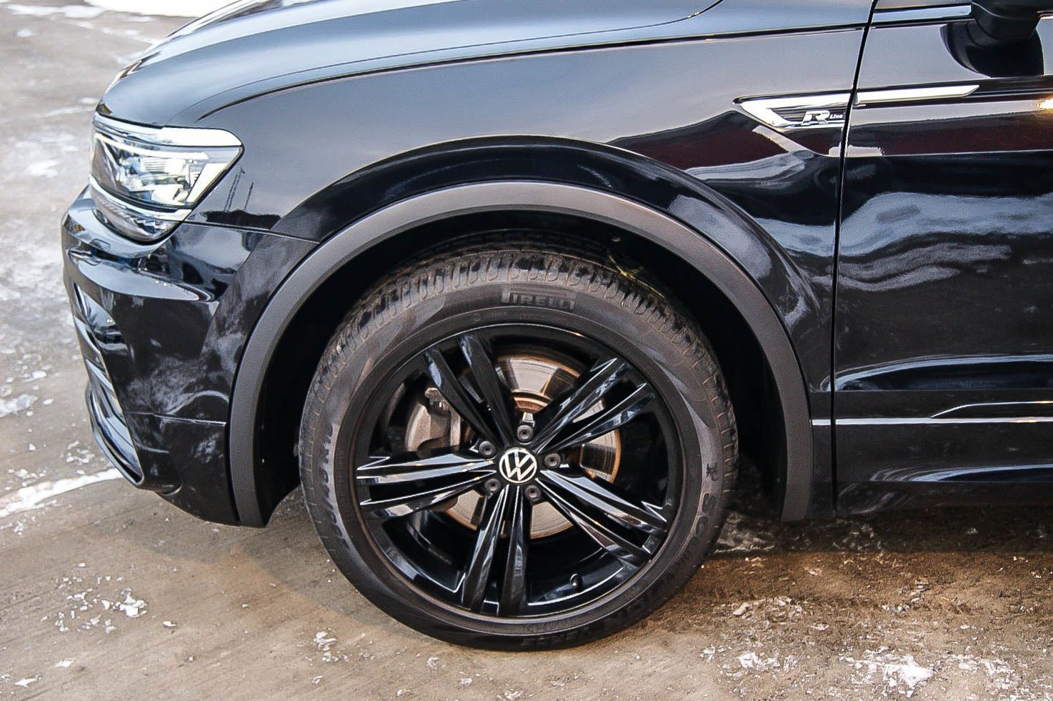 Fahrzeugabbildung Volkswagen Tiguan 2.0TDI 4Motion DSG R-LINE Black Style 19'