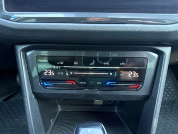 Volkswagen Tiguan - 12