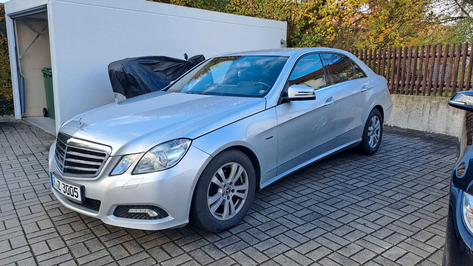 Mercedes-Benz MERCEDES-BENZ 220 CDI BlueEFFICIENCY AVANTGARDE