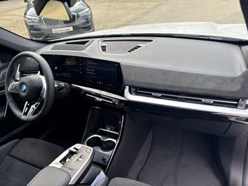 BMW iX1 xDrive30 M Sportpaket Head-Up HK HiFi DAB
