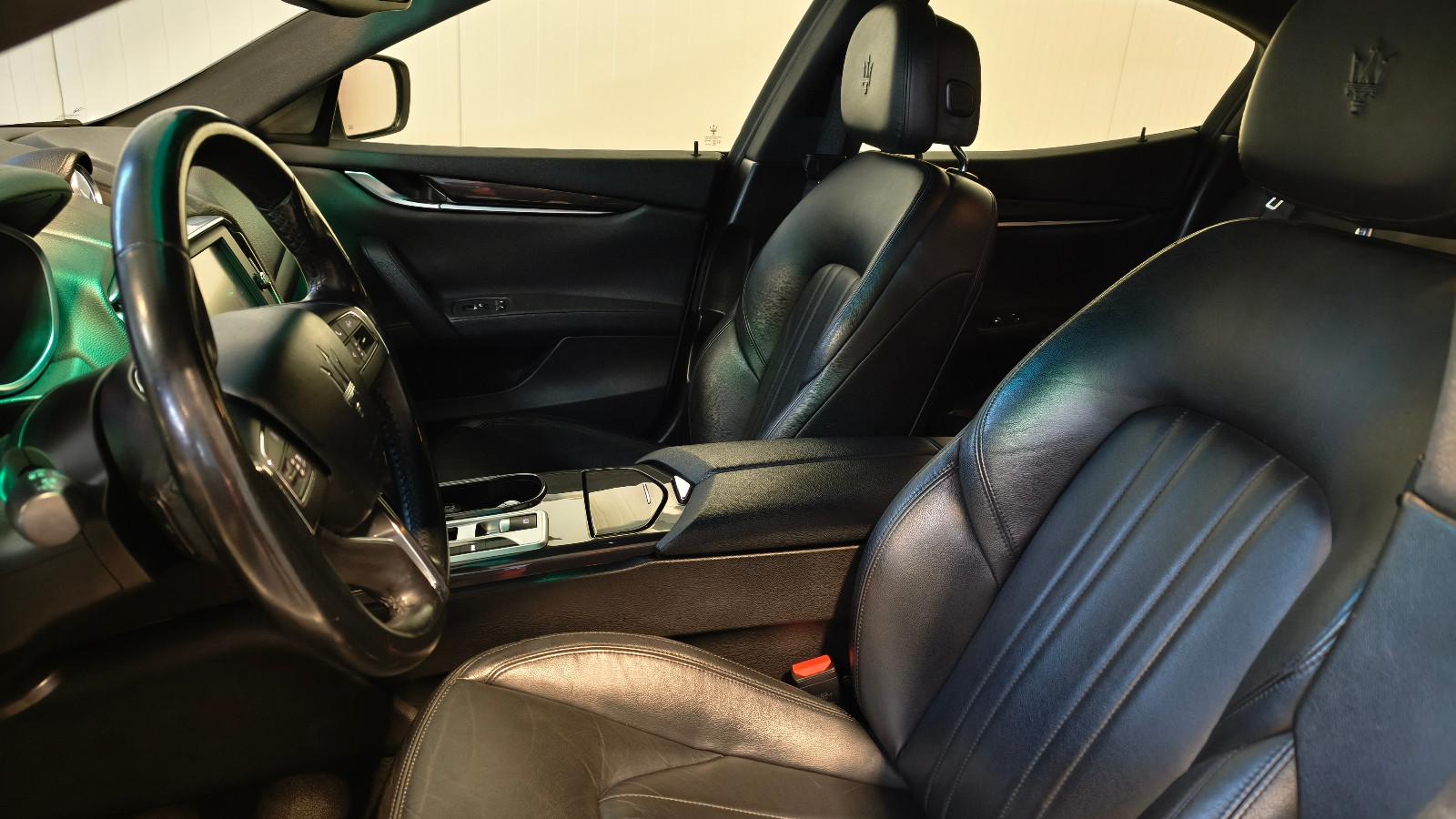 MASERATI GHIBLI V6 3.0 275 CH BVA - VOLANT EN CUIR - BI-XENON - CUIR - GPS - CHAUFFAGE STATIONNAIRE