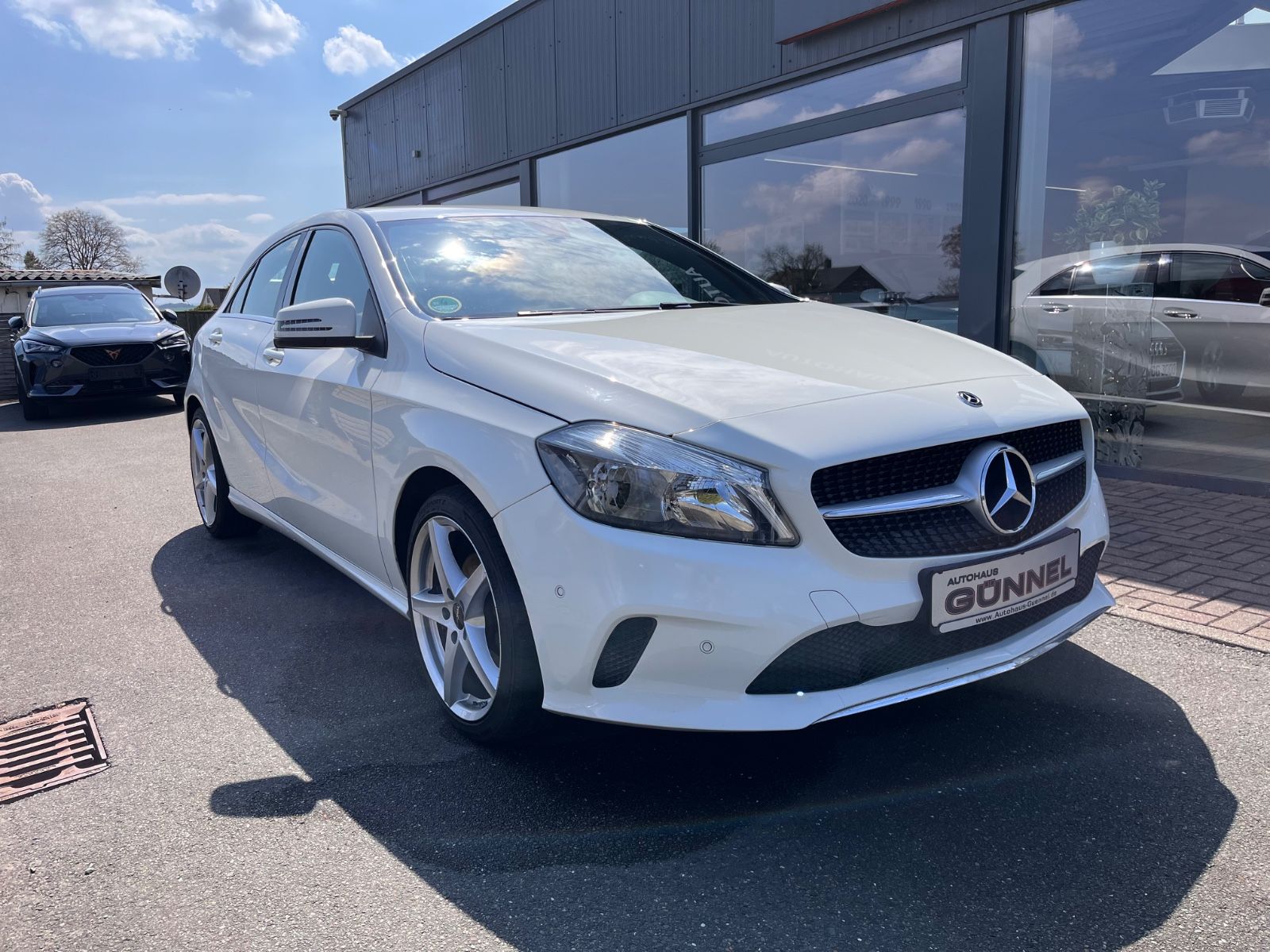 MERCEDES-BENZ A 180