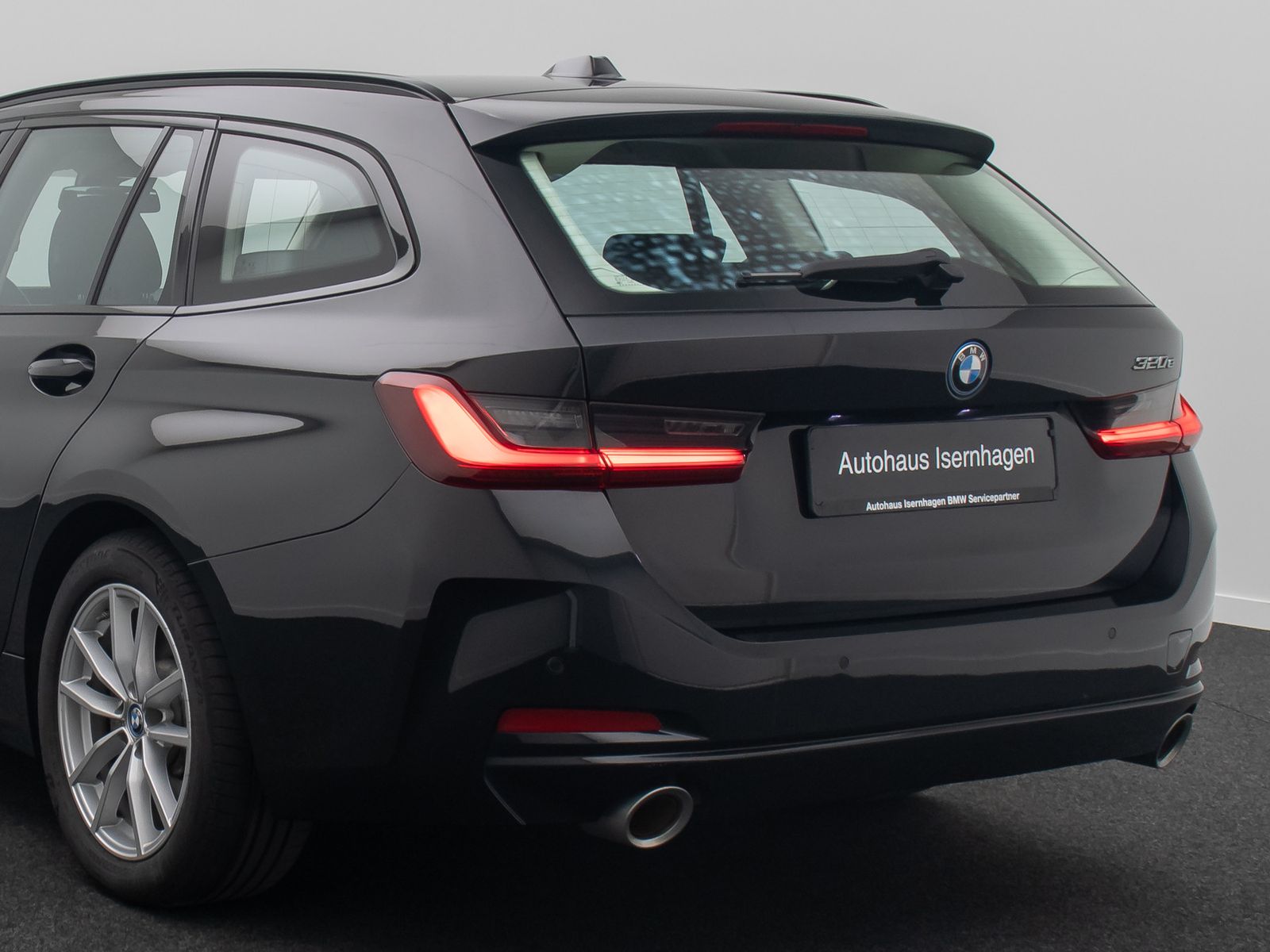 Fahrzeugabbildung BMW 320e  DAB CockPitPlus PDC WidscreenDisplay LED