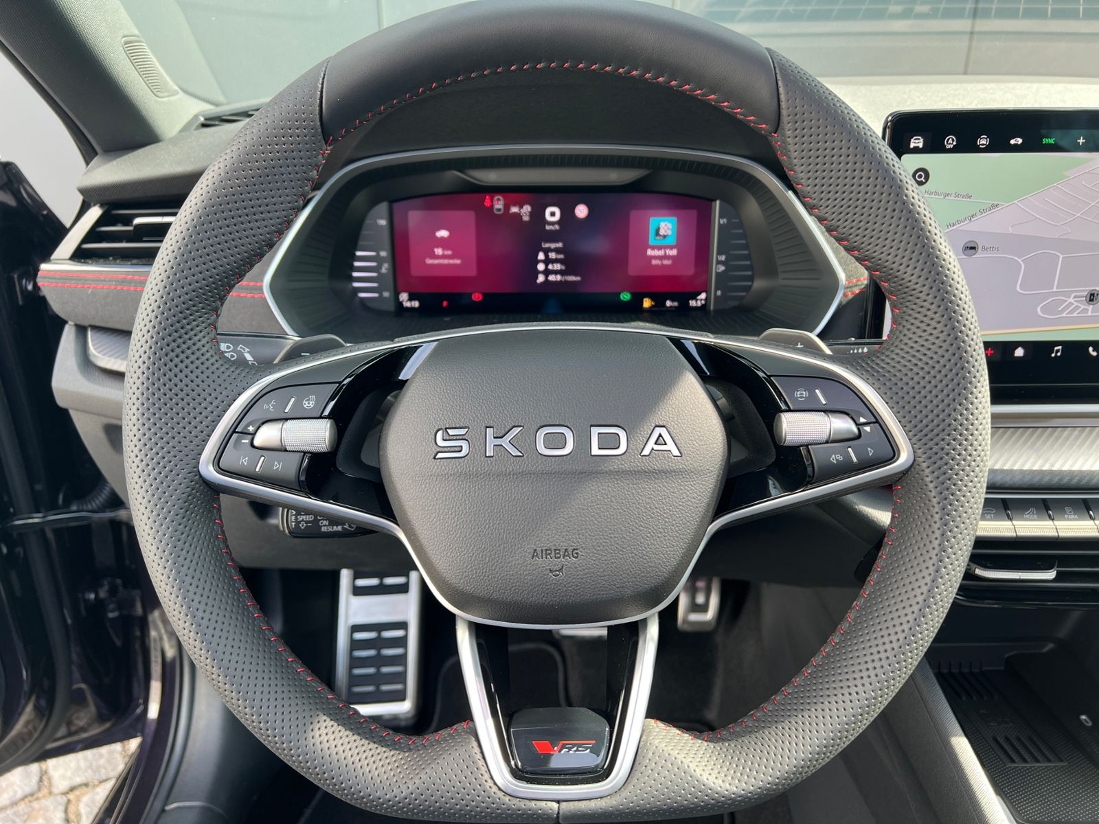 Fahrzeugabbildung SKODA Octavia Combi RS 2.0 TSI DSG *Panorama, AHK, Ind