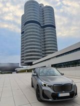 BMW iX1 xDrive30 312 PS grau matt - Vollausstattung - BMW iX1 von privat
