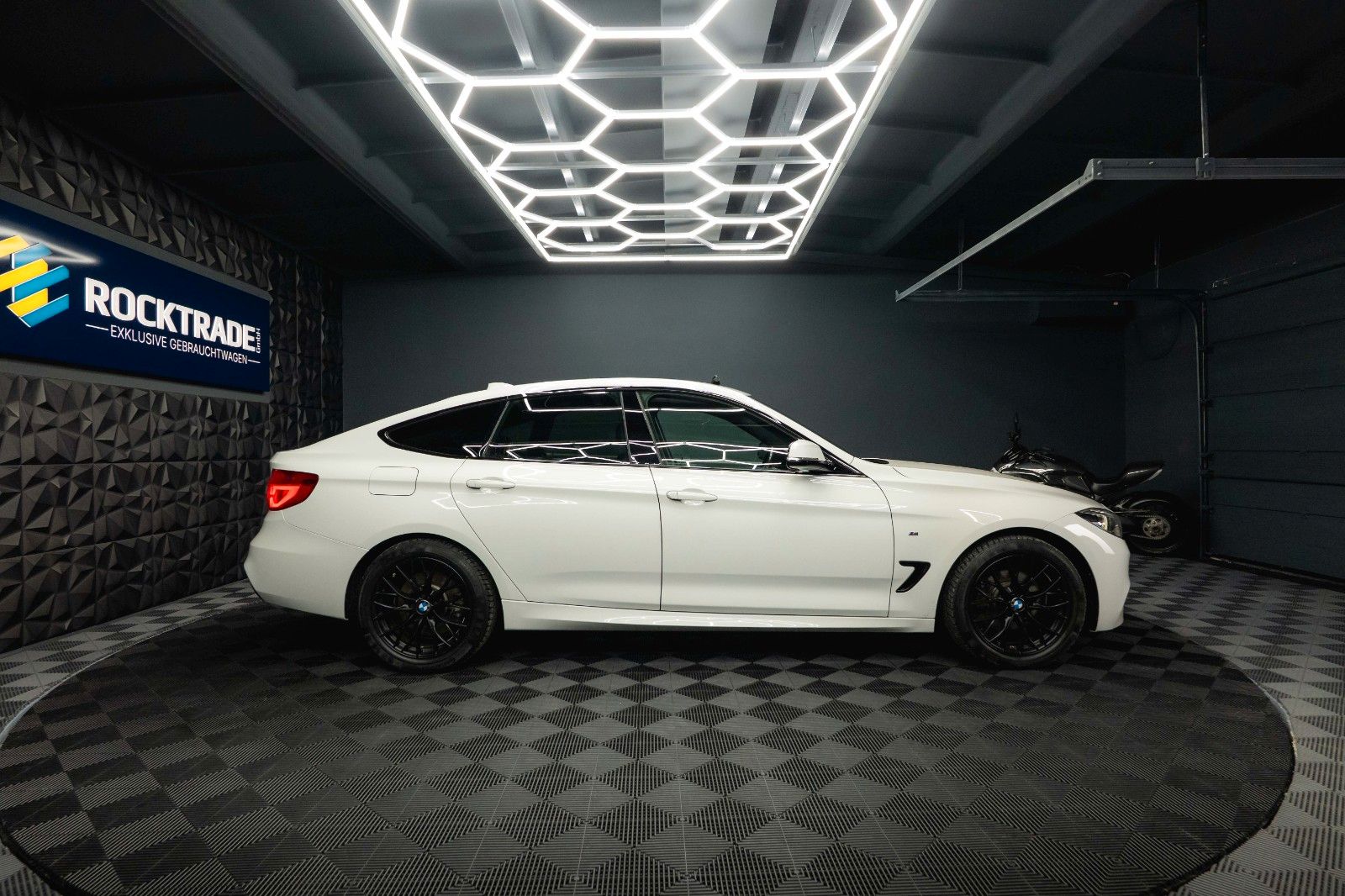 Fahrzeugabbildung BMW 330d Gran Turismo xDrive M Sport *ACC*Pano*LED*