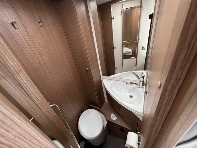 Carado T447 Automatik,Einzelbett,Hubbett,Navi,Markise
