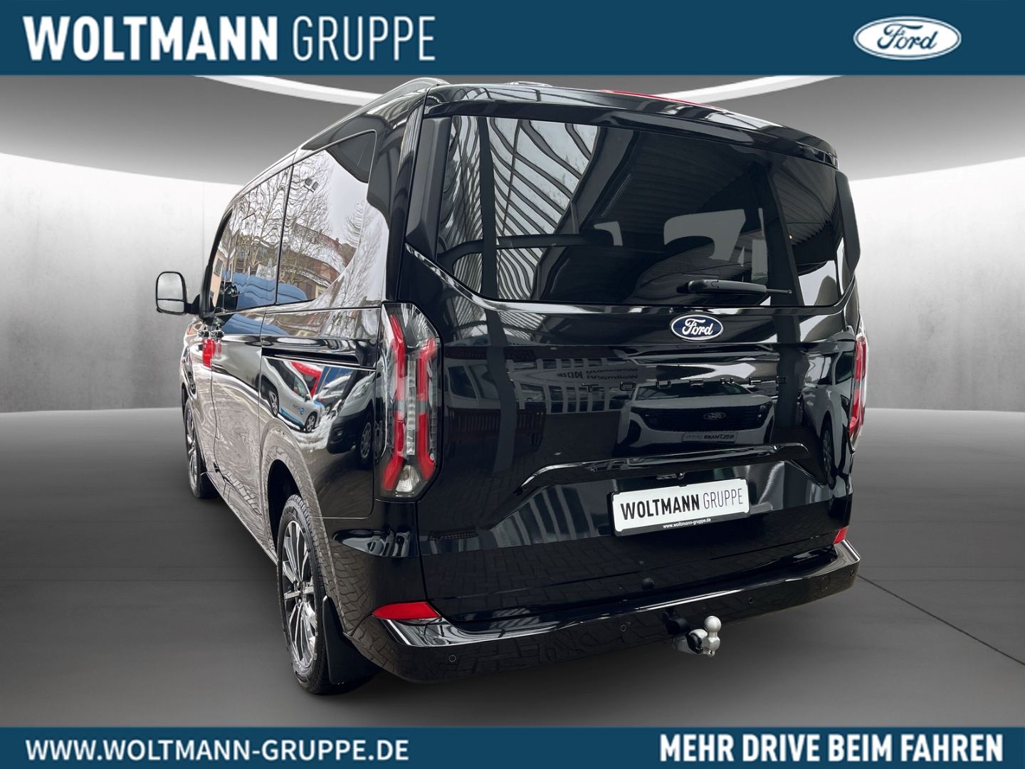 Fahrzeugabbildung Ford Tourneo Custom L1 Titanium mit AHK, 360Kamera un