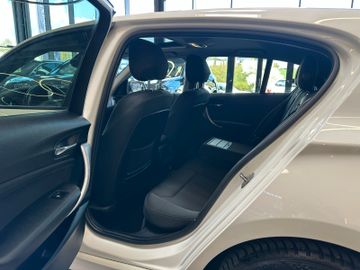 BMW 120 i Sport Line *LED*Navi*Schiebedach*