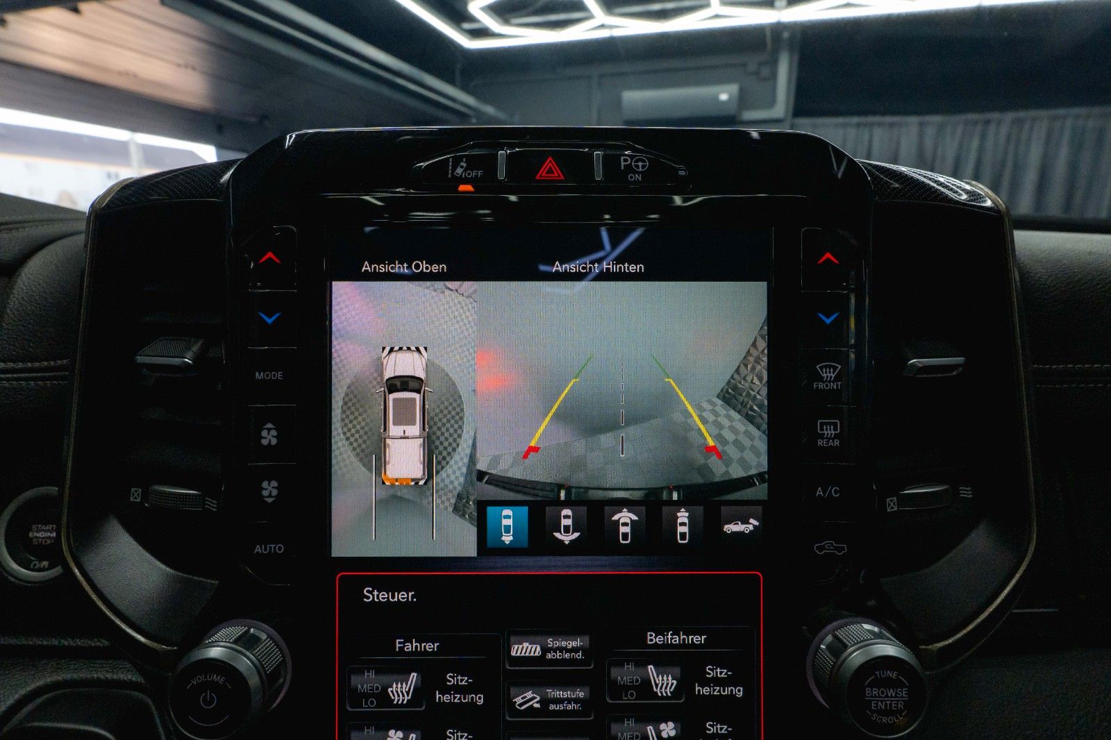 Fahrzeugabbildung Dodge RAM 5.7 V8 HEMI 4x4 NIGHT LARAMIE *Pano*RAMBOX*