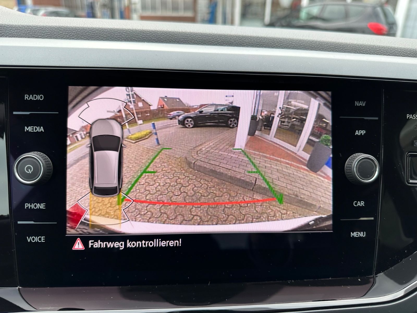Fahrzeugabbildung Volkswagen Taigo 1.0 TSI R-Line DSG AHK/ACC/LED/17"