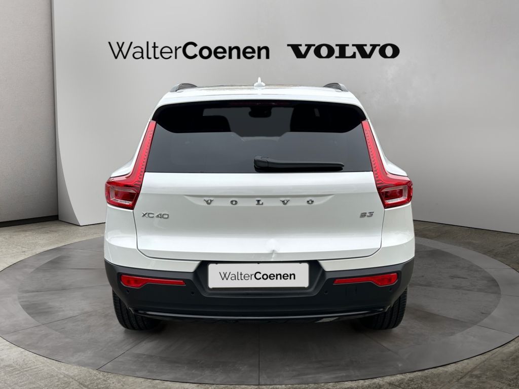 VOLVO XC40 B3 B DKG Plus Dark 360° Business-Paket Fron VOLVO XC40 B3 B DKG Plus Dark 360° Business-Paket Fron