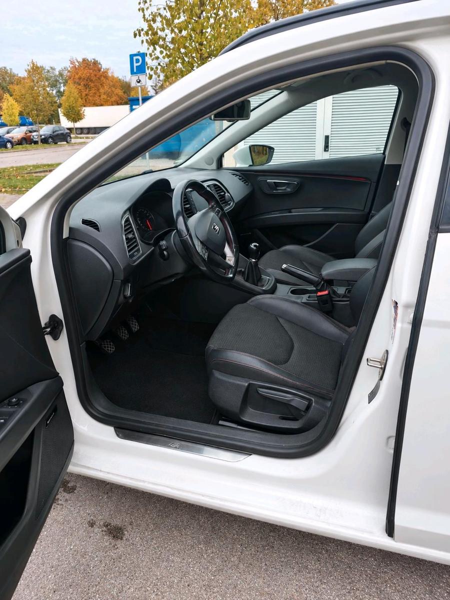 Seat Leon 2015 — interior