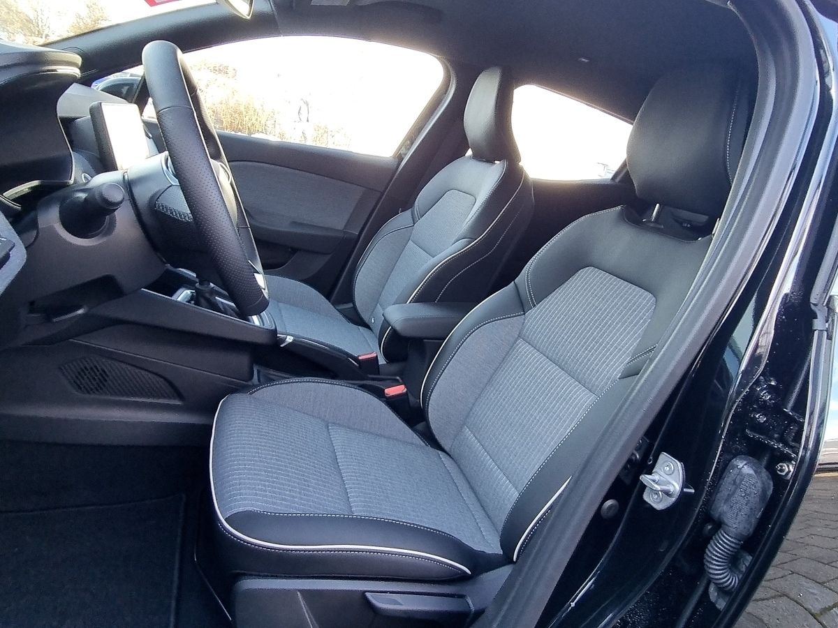 Fahrzeugabbildung Renault Clio Techno TCe 90