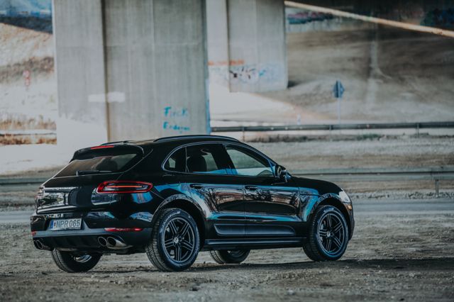 PORSCHE Macan S 