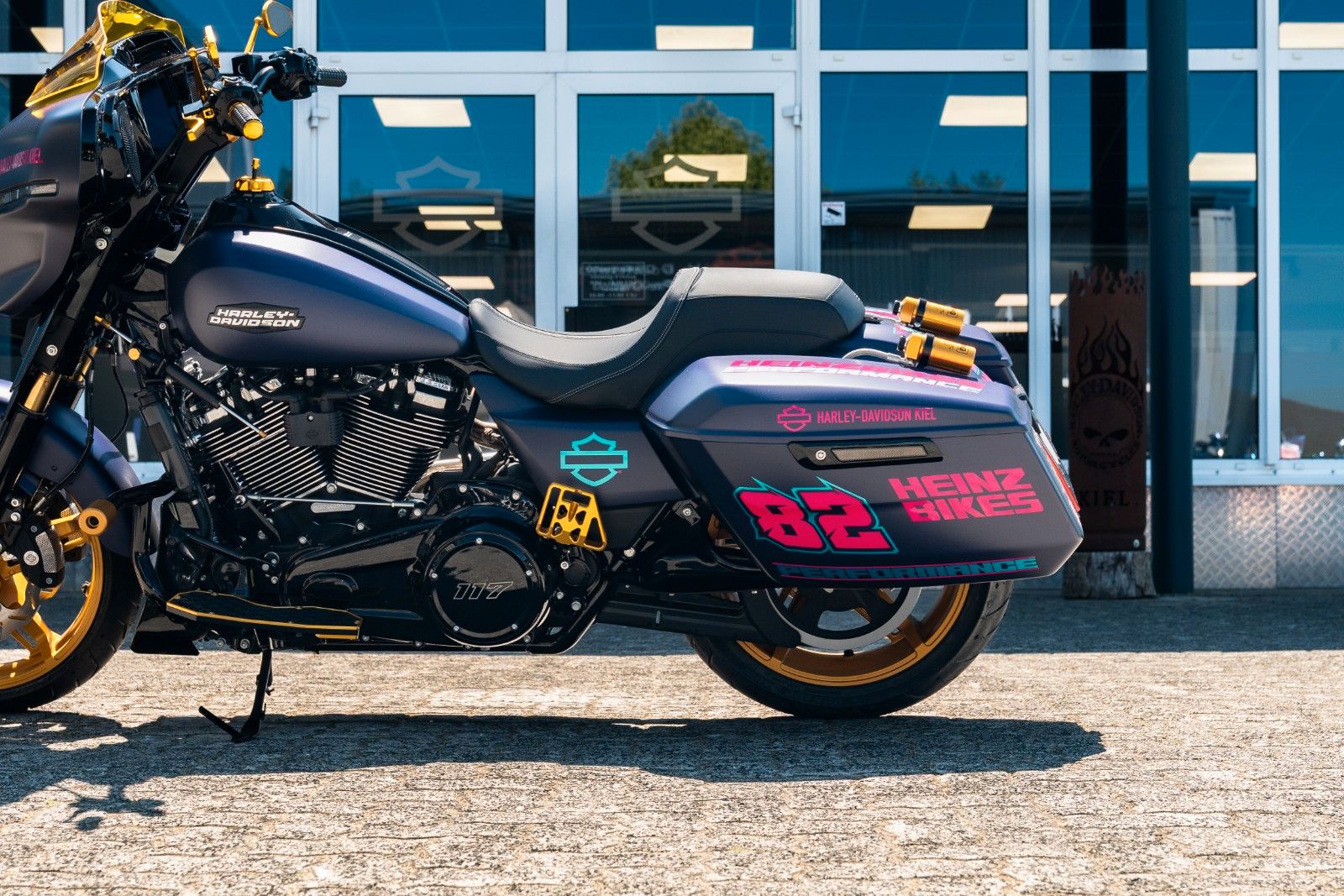 Fahrzeugabbildung Harley-Davidson Street Glide FLHX 117 x HeinzBikes MIAMI CALLING