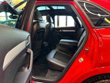 Audi Q3 2.0 TDI quattro *BiXenon*Pano*AHK*SLine*