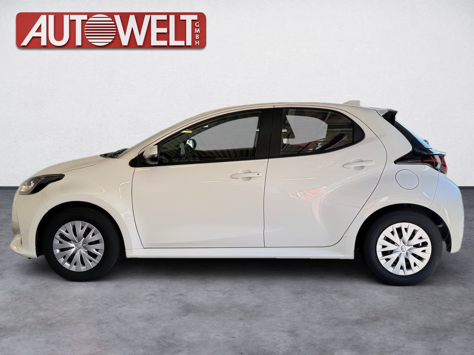 Fahrzeugabbildung Toyota Yaris 1.5 Business Edition KlimaA,Navi,SHZ,ACC