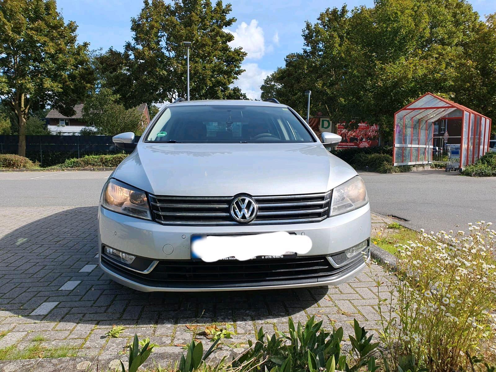 Volkswagen Passat 2013 — interior