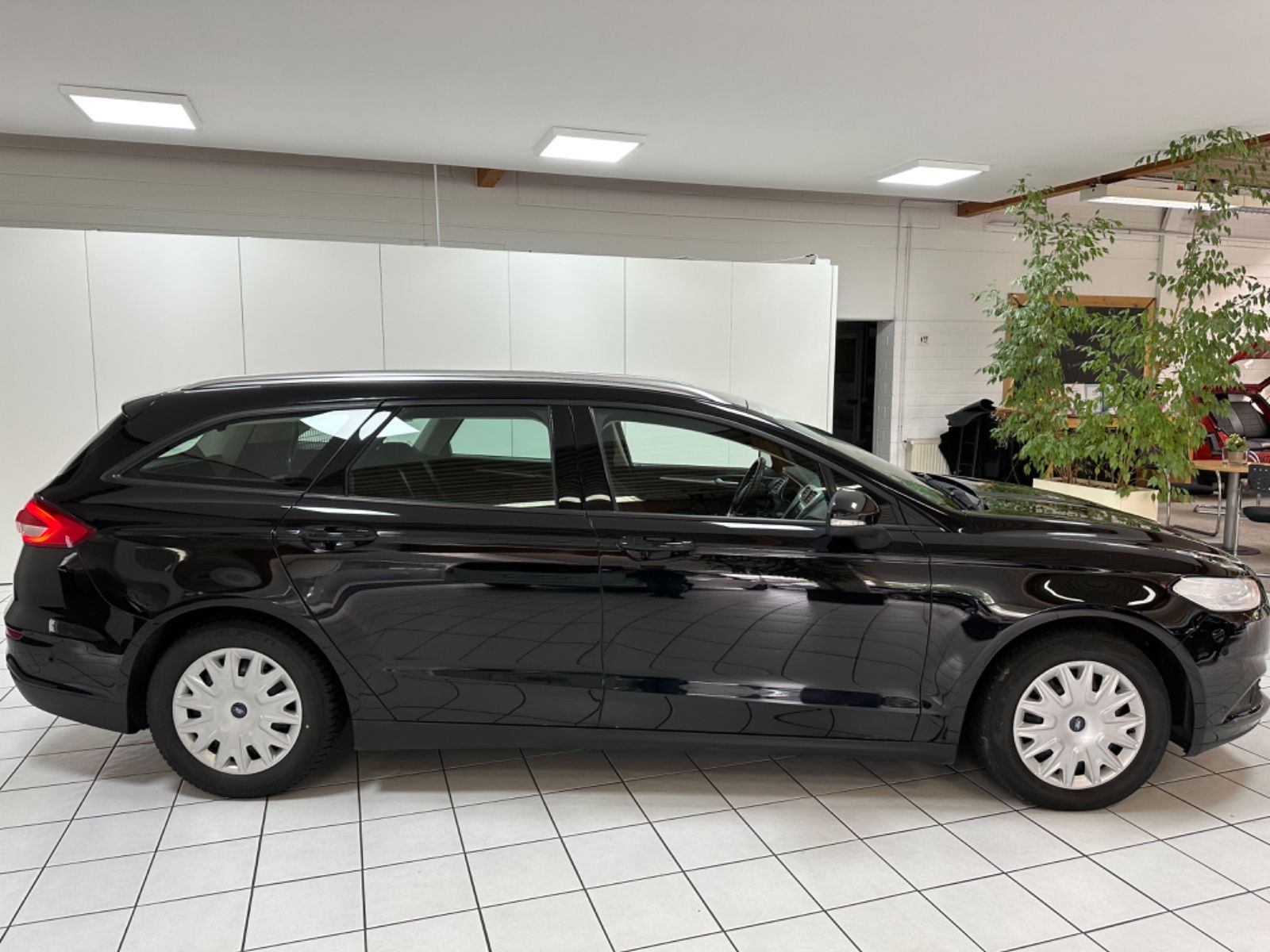 Fahrzeugabbildung Ford Mondeo Turnier Trend *Automatik*
