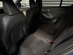 Fahrzeugabbildung BMW M 135i xDrive -- AHK/ DrivingProf/ HeadUp/ HiFi