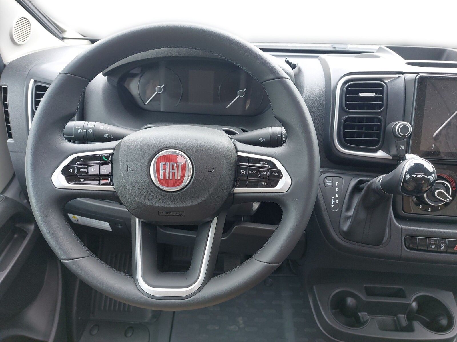 Fahrzeugabbildung Malibu T 490 LE Automatik SkyView Media