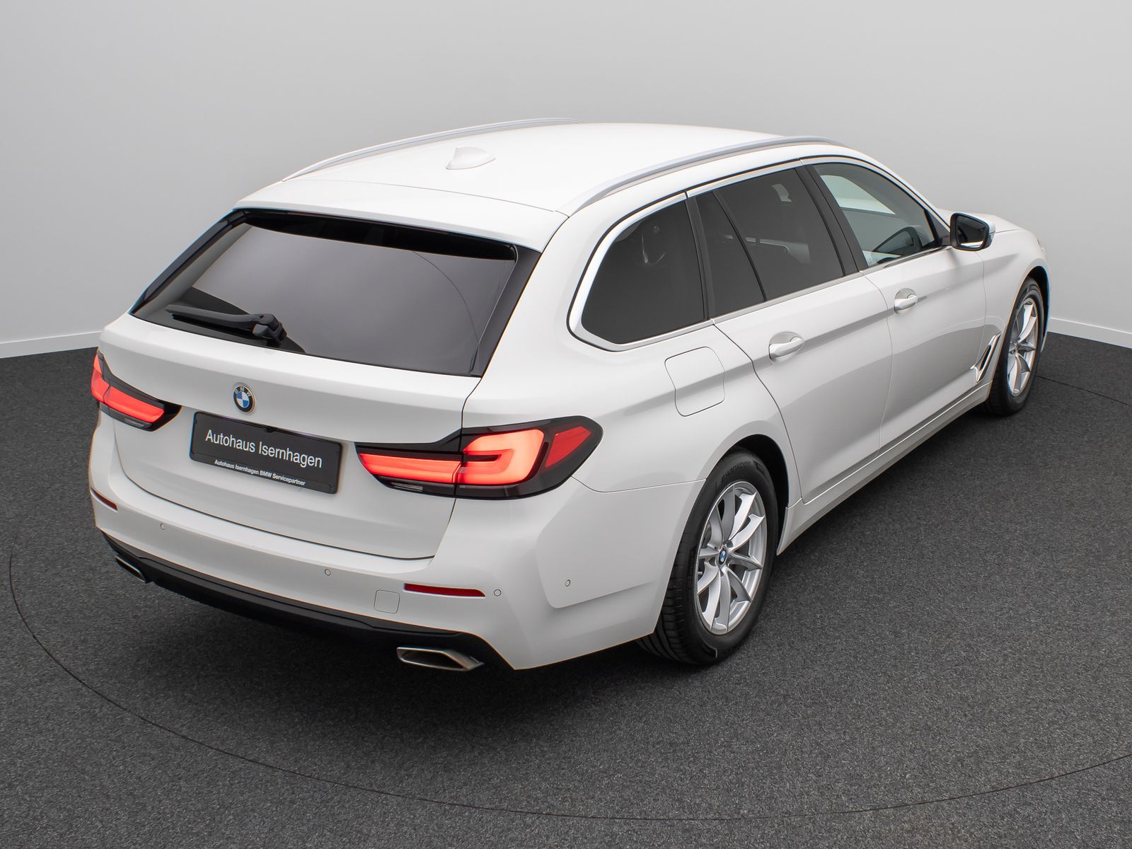 Fahrzeugabbildung BMW 520d xD Alarm DAB Kamera HiFi Belüftung Komfort