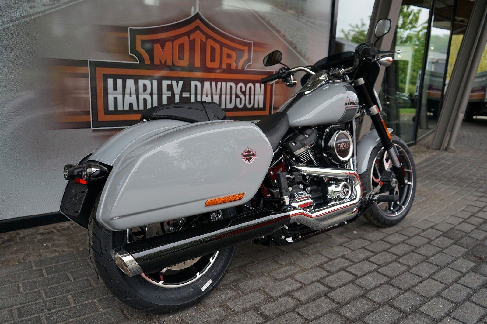 Fahrzeugabbildung Harley-Davidson Softail Sport Glide 107 Sofort Verfügbar 2024