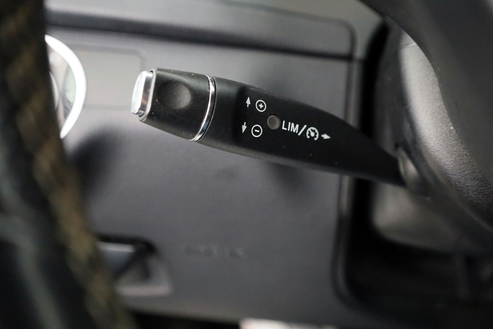 Fahrzeugabbildung Mercedes-Benz C 300CDI 4M T AMG TLeder,Navi,Xenon,SH,PDC,SR+WR