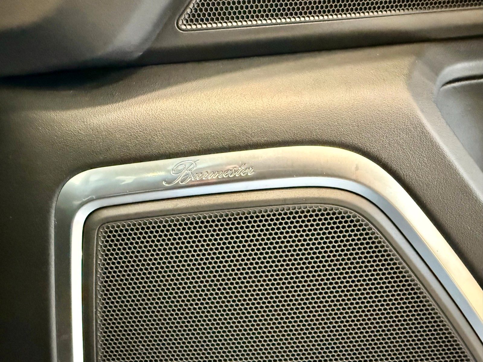 Fahrzeugabbildung Porsche Macan T Burmester/ACC/Panorama/Keyless/APPROVED