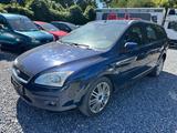 Ford Focus Turnier Titanium - Ford Focus aus 2005 mit Diesel-Antrieb