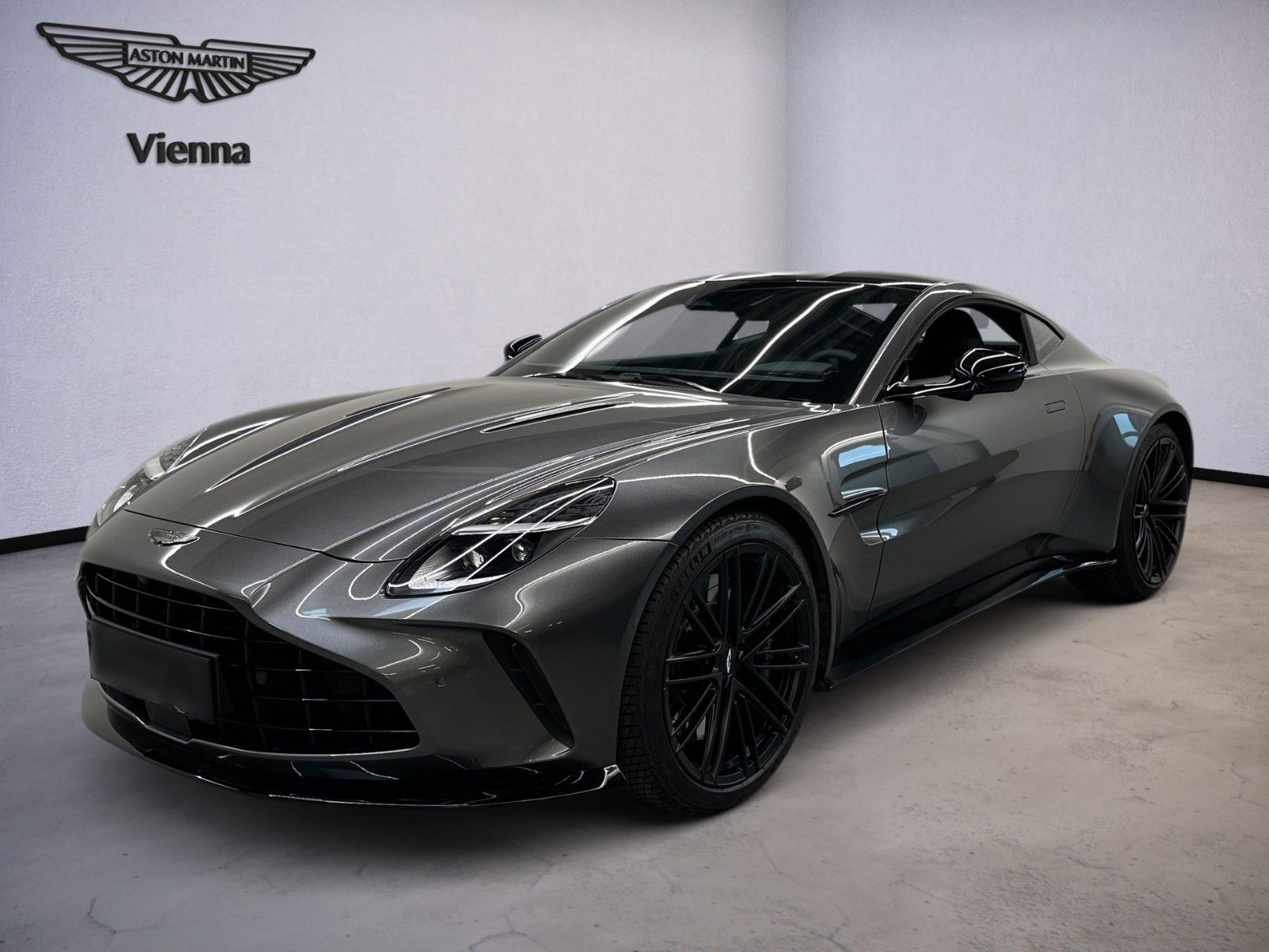 ASTON MARTIN V8 Vantage