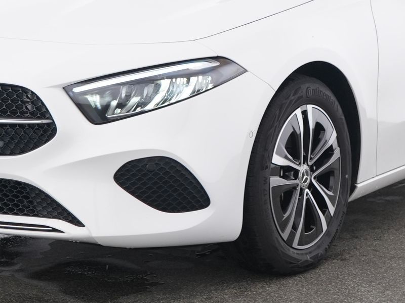 Fahrzeugabbildung Mercedes-Benz A 180 Progressive Kamera+WinterPak+SHZ+LED+MBUX