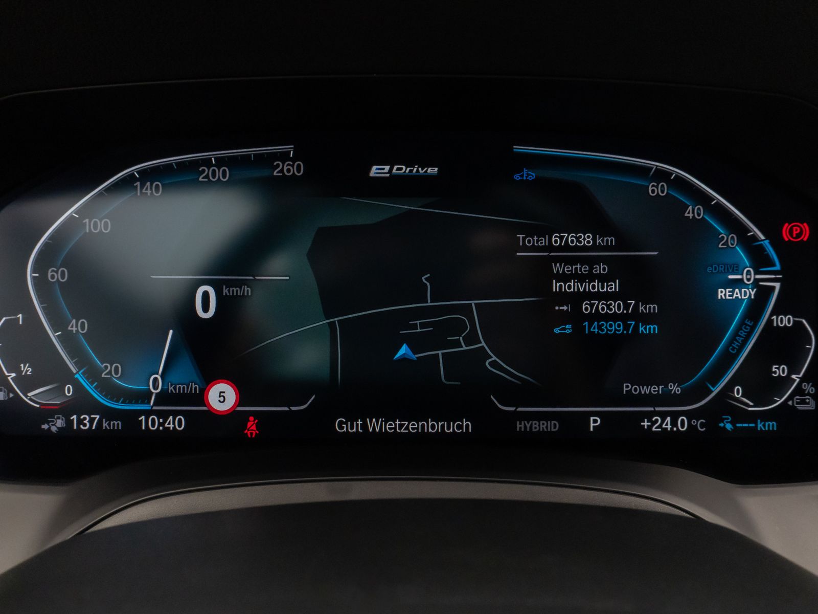 Fahrzeugabbildung BMW 330e Alarm Kamera DAB Stop&Go M Sportleder LED