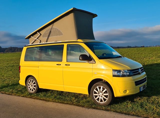 Volkswagen T5 California Beach mit Aufstelldach