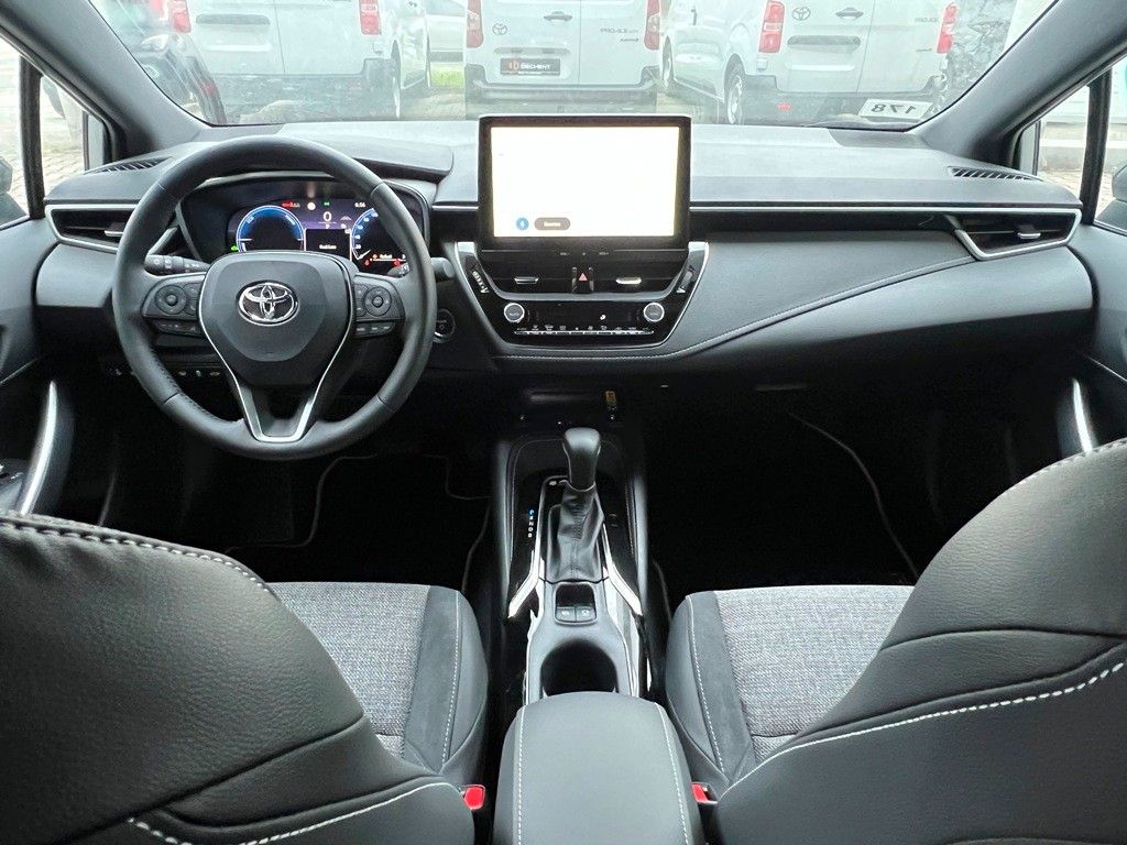 Fahrzeugabbildung Toyota Corolla TS 1.8 Hybrid Teamplayer Technikpaket